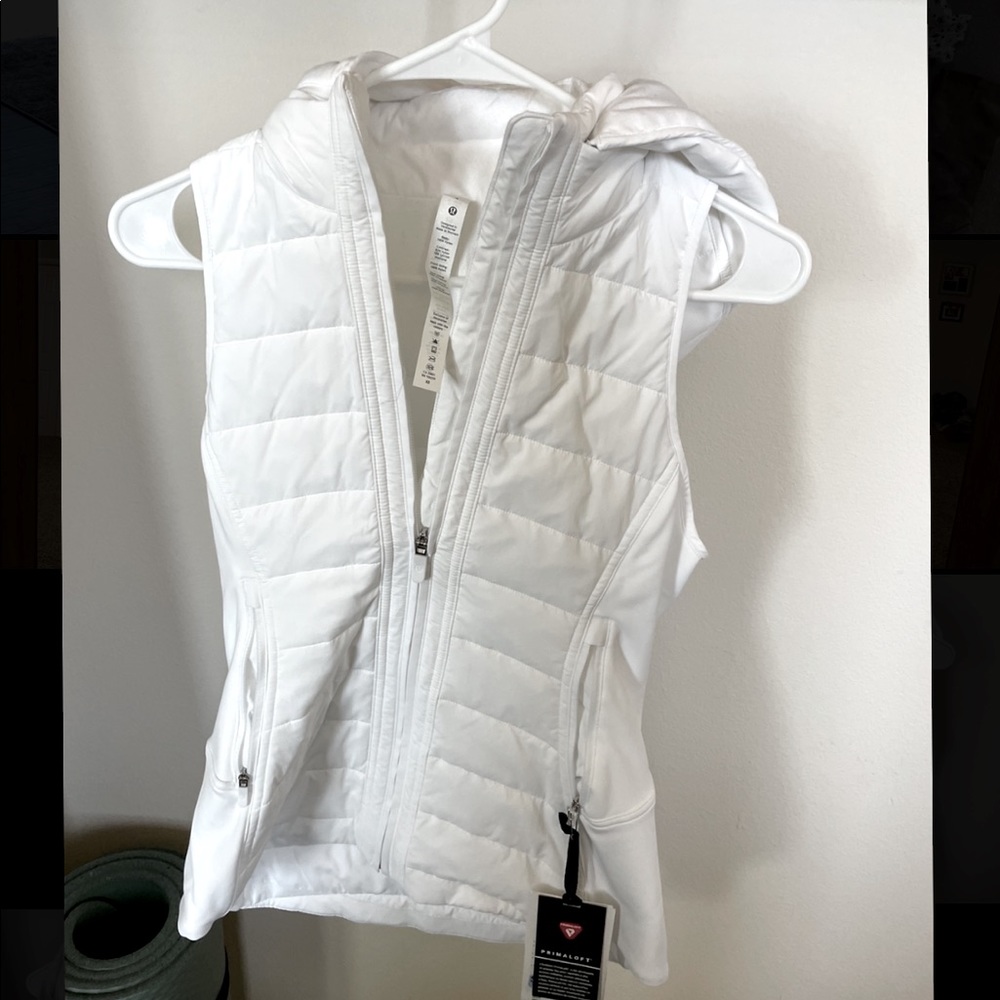 NWT Lululemon vest size 4 (white)